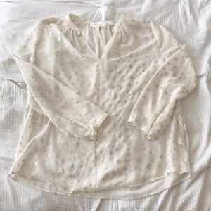 Two by Vince Camuto Gold star blouse